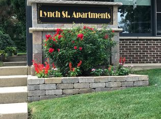 24 Lynch St, Elgin, IL 60123