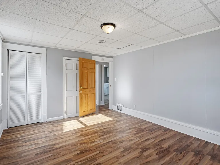 921 15th Street — Photo 18
