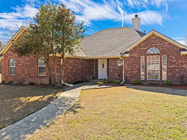 102 Fairway St, Chandler, TX 75758