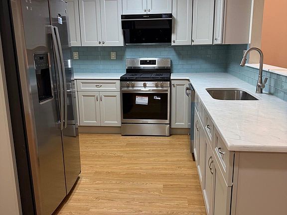 5th image of 2 Lafayette Ln