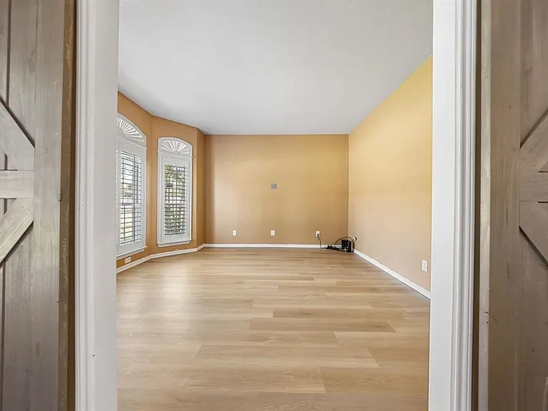 4216 Mulberry Dr — Photo 6