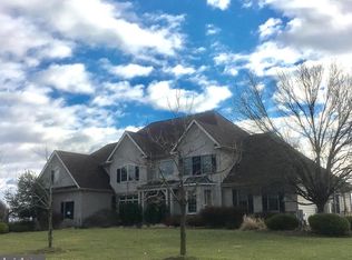 141 Peach Blossom Ln, Ivyland, PA 18974