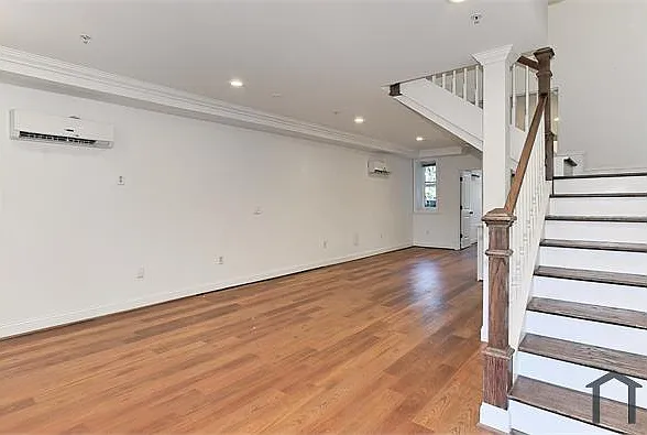 1822 C St NE #1 — Photo 6