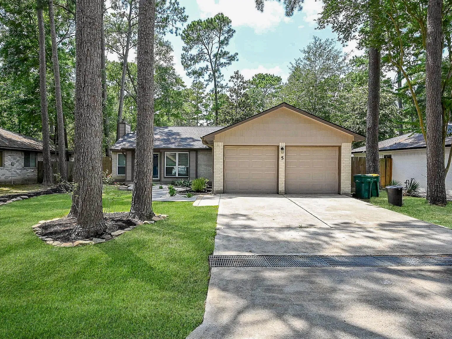 3 bed, 2.0 bath, 1536 sqft, $2,100 — Photo 1