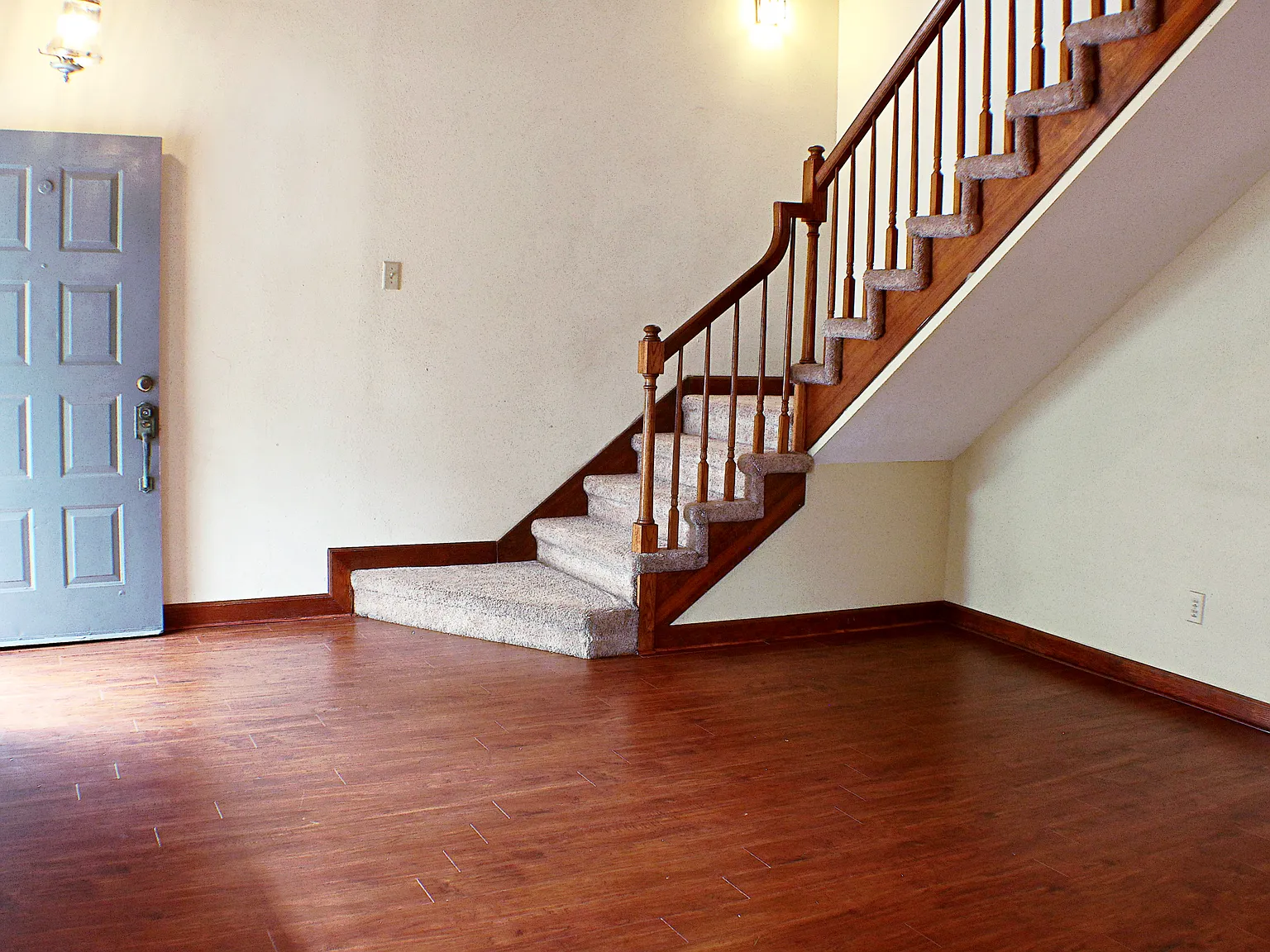 2 bed, 1200 sqft, $1,350 — Photo 2
