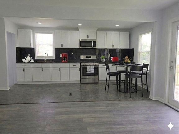 3rd image of 20821 N Pierson Ct