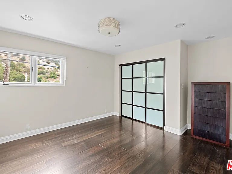 1759 N Beverly Dr — Photo 5