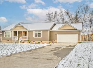 230 R C Buck Dr, Cookeville, TN 38506