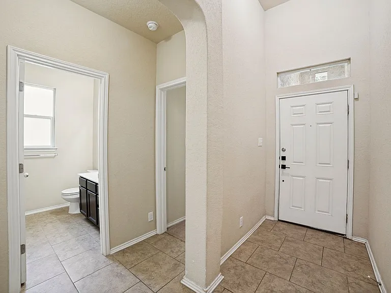 6818 Fort Bnd — Photo 5