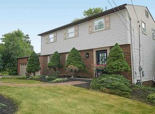 1522 Bluestone Dr, Glenshaw, PA 15116