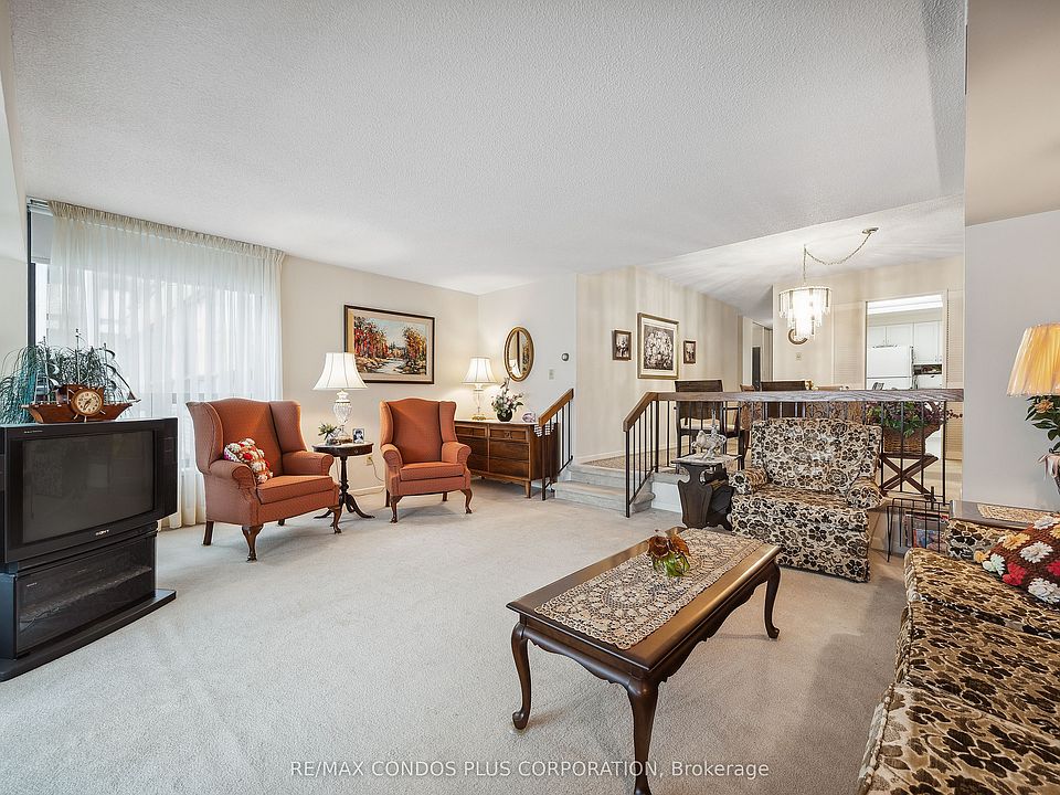 1st image of 62 Wellesley St W #902