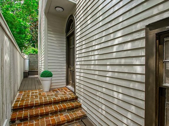 4th image of 5416 S Saratoga St
