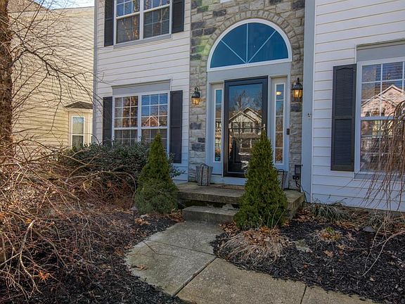 3rd image of 4509 Hunter Lake Dr