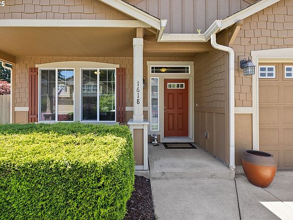 2nd image of 1618 NE 158th Ct
