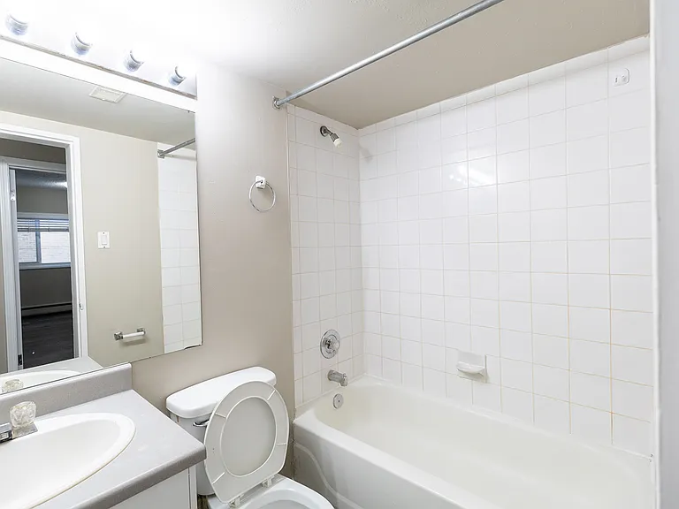 211 14th Ave SW — Photo 19