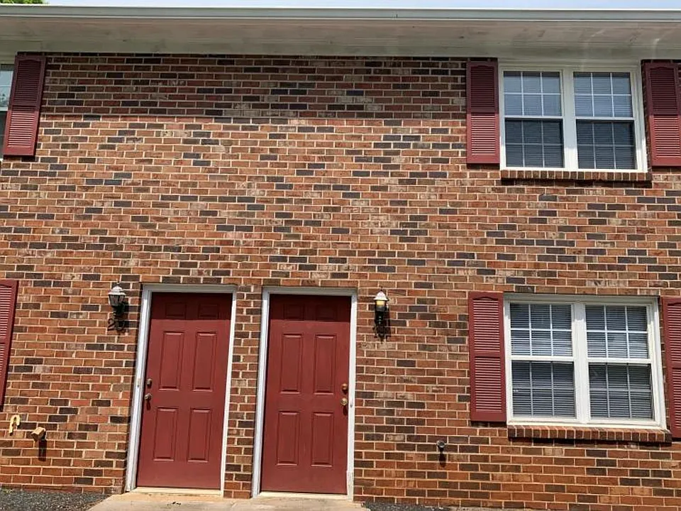 127 & 144 Country Village Ln