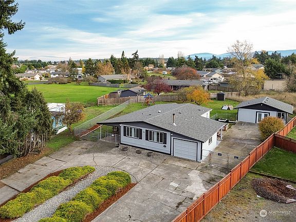 2nd image of 90 Cottonwood Lane