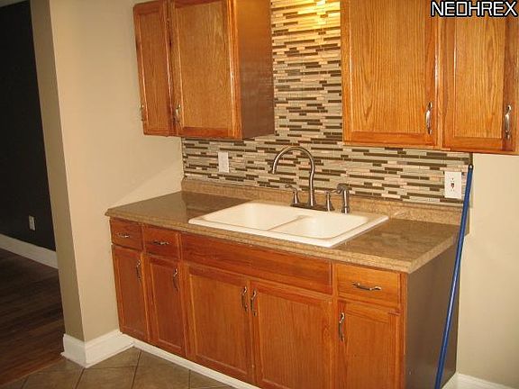 5th image of 3831 Lee Heights Blvd