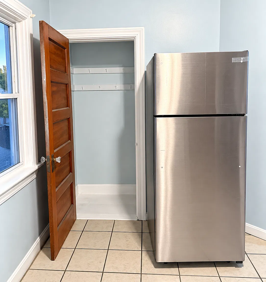 3 bed, 1000 sqft, $2,000 — Photo 3