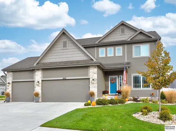 16634 Whitmore St, Bennington, NE 68007