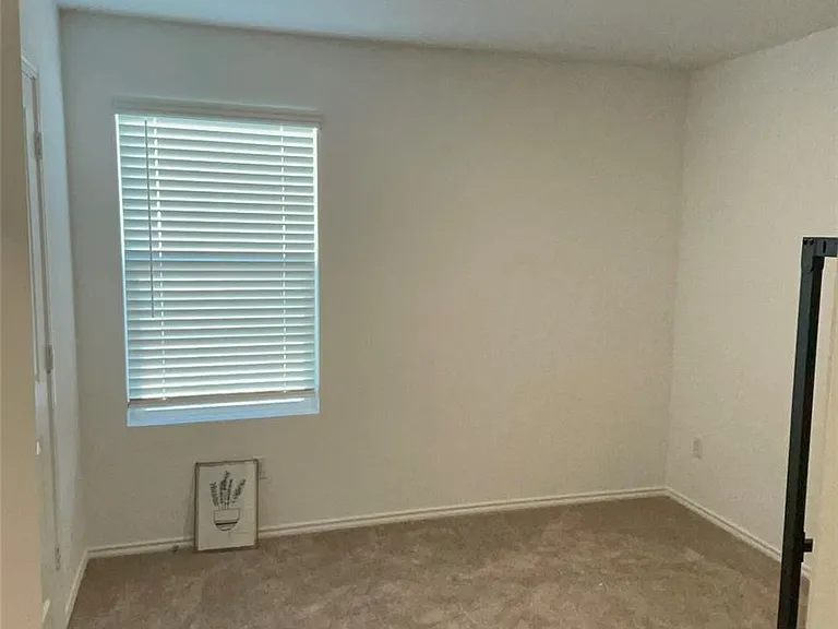 212 Marty Allen Loop — Photo 3