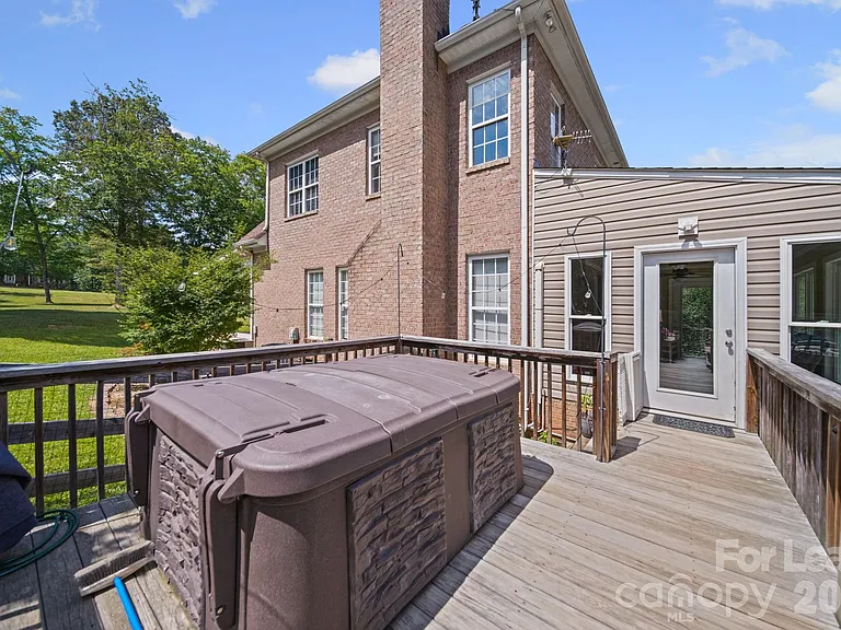 7107 Nesbit Rd — Photo 35