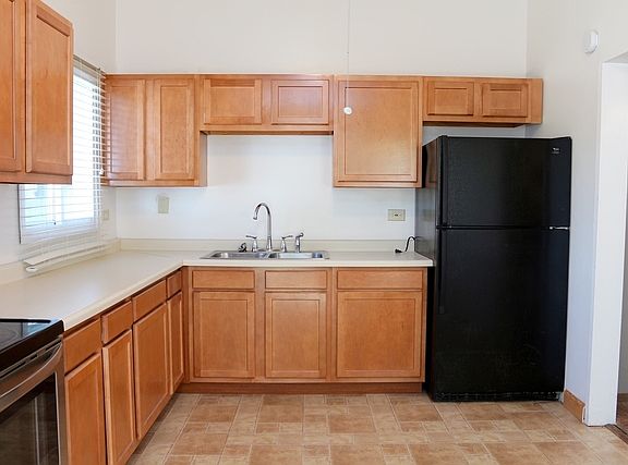 3rd image of 118 Algonquin St