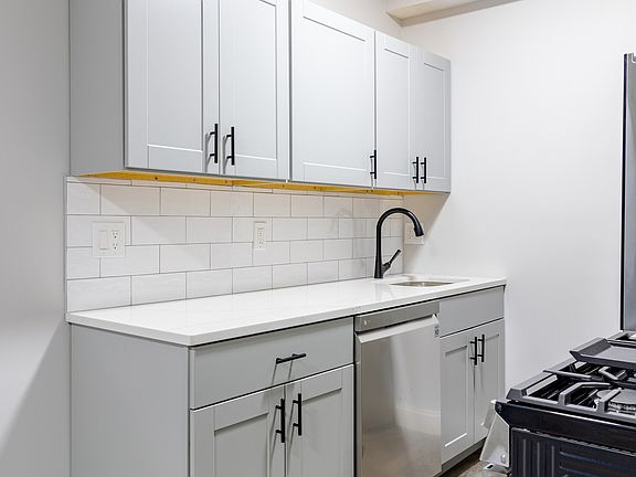 5th image of 626 E 6th St Floor 2