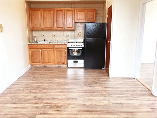 Rented by NY Space Finders Inc. | media 27