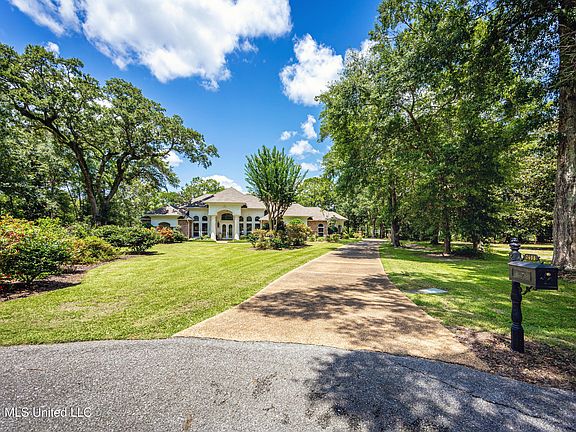 5th image of 2408 Olde Oak Point