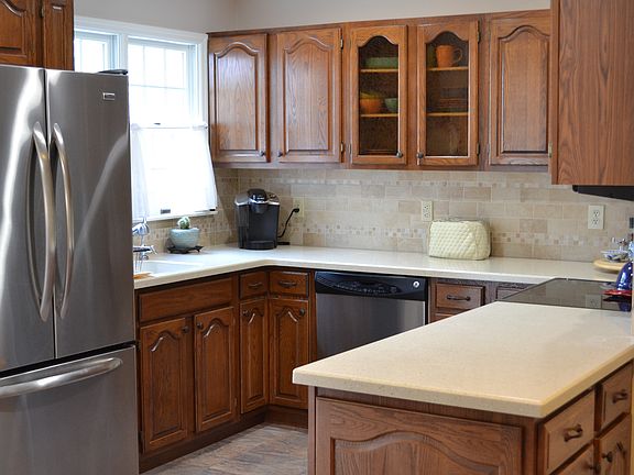 Corian Counter Tops & Tile Backsplash
