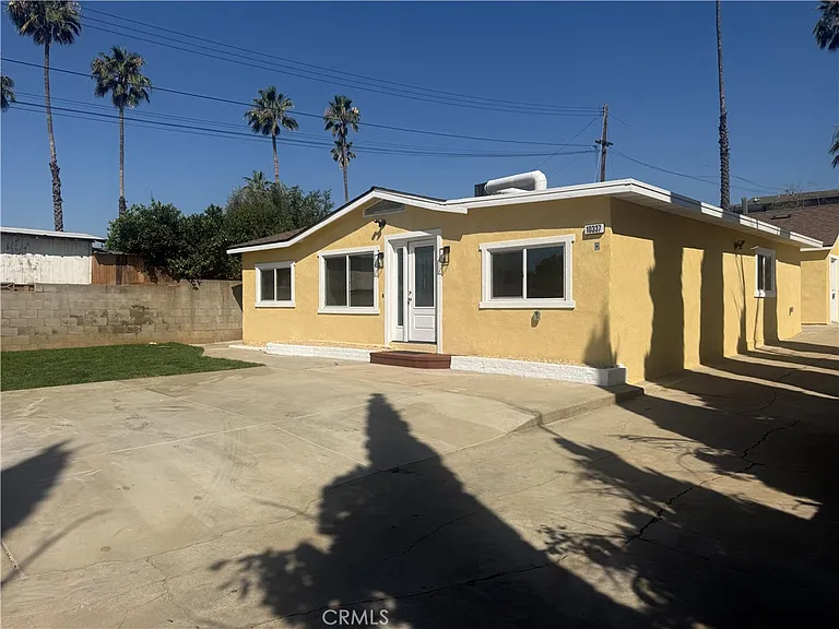 10337 Mull Ave — Photo 2