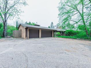 8606 S Robert Trl, Inver Grove Heights, MN 55077