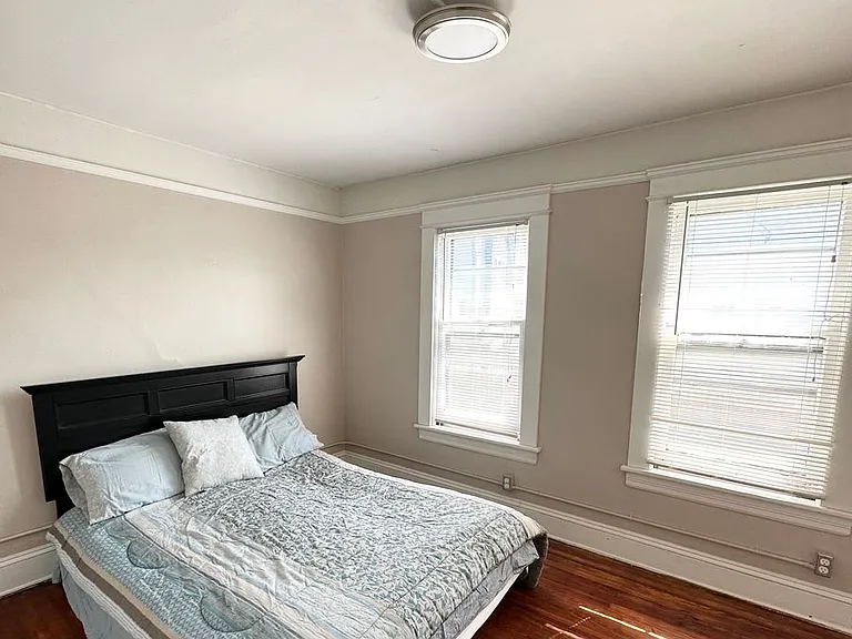 1555 E 118th St — Photo 21