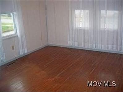 5th image of 5020 4th Ave