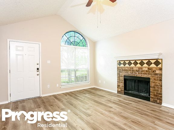 4th image of 2725 Star Ave