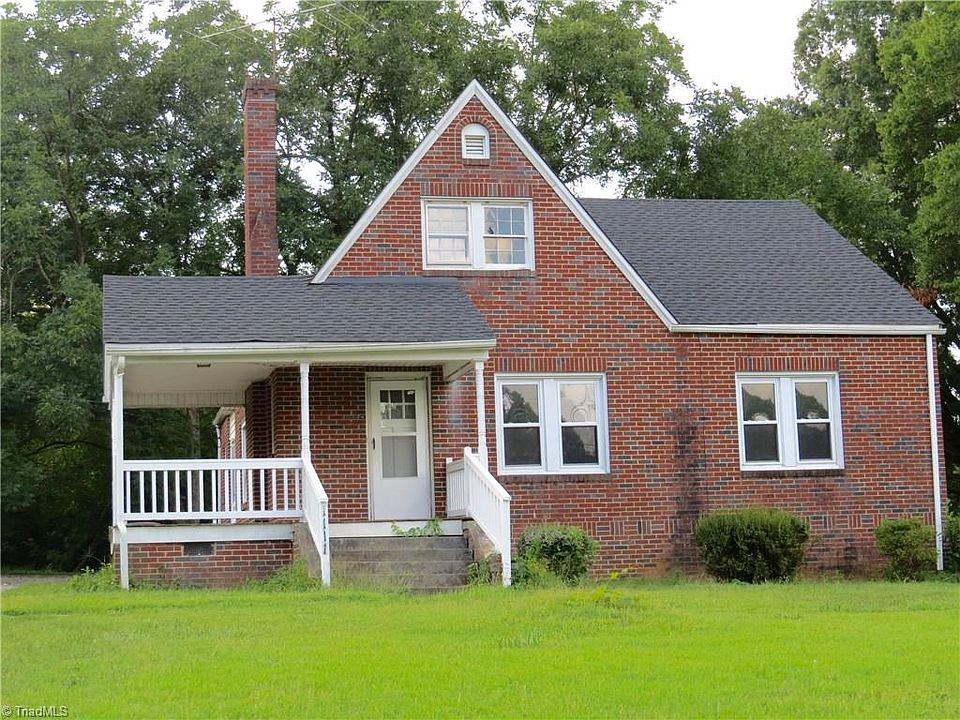 1st image of 1111 Wentworth St