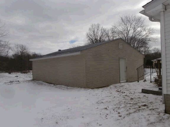 3rd image of 3472 N Broadway #534