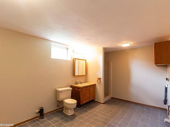 4th image of 89 Skye Island Dr