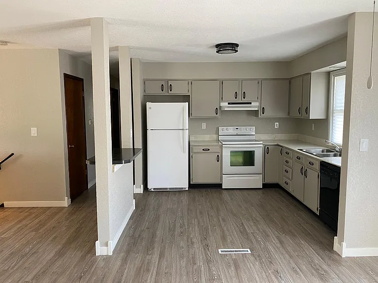1210 Mount Loretta Ave — Photo 21