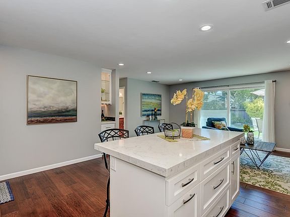 5th image of 2374 Alberta Ct