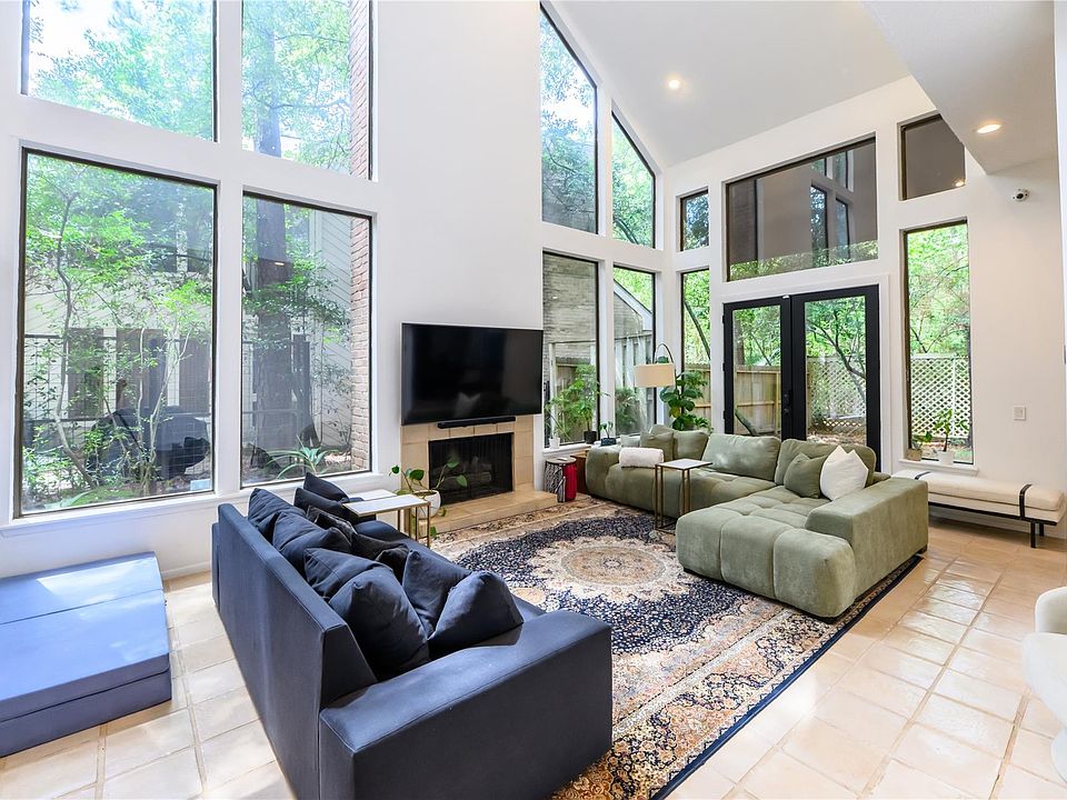 1st image of 110 Sugarberry Cir