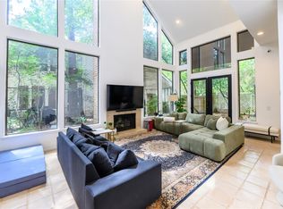 110 Sugarberry Cir, Houston, TX 77024