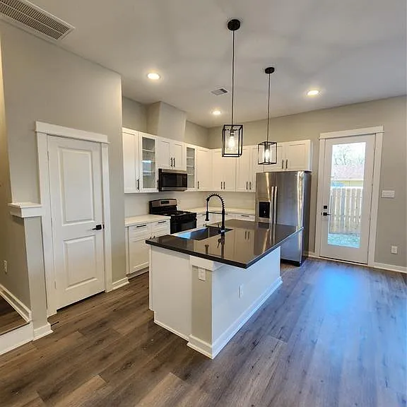 6714 Parker Grove Ln — Photo 11