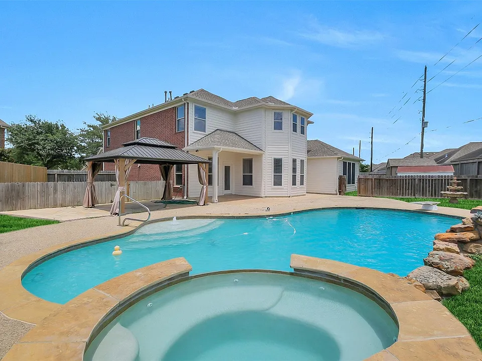 24811 Deep Coral Ct
