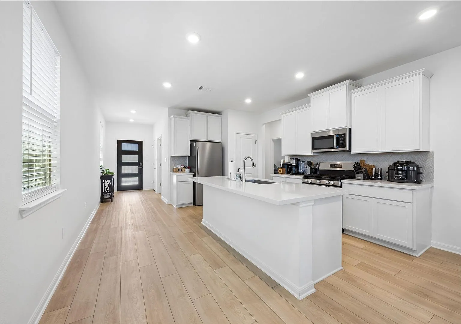Pre-Leasing: 3-Bedroom Home Available September 1st — Photo 3