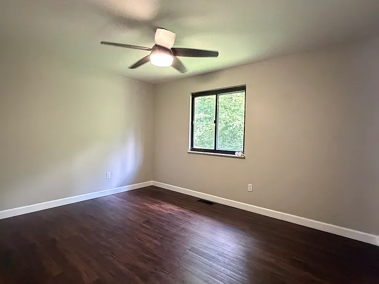 2540 Wilson Ave — Photo 6