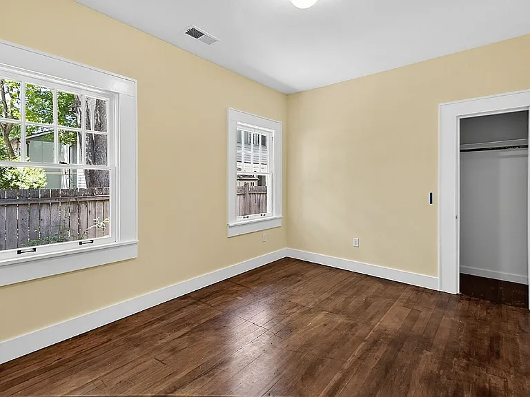 971 W 8th Ave — Photo 16