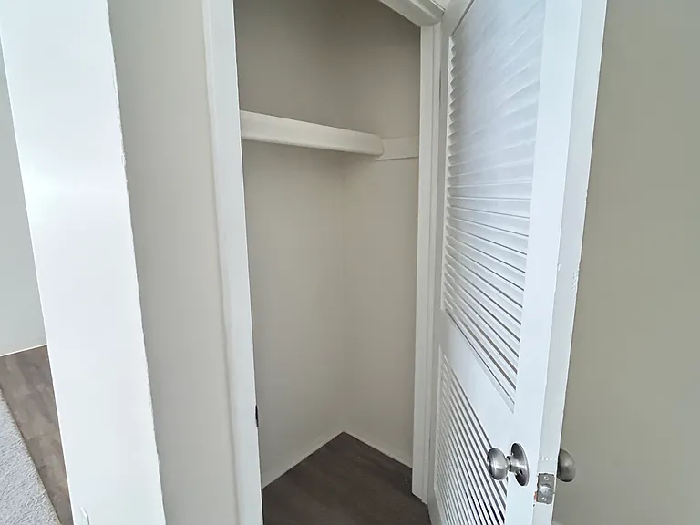 2157 Summit St — Photo 8