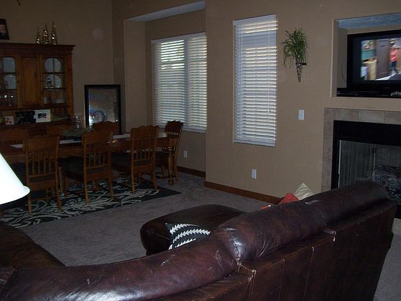 4th image of 915 Sandstone Dr